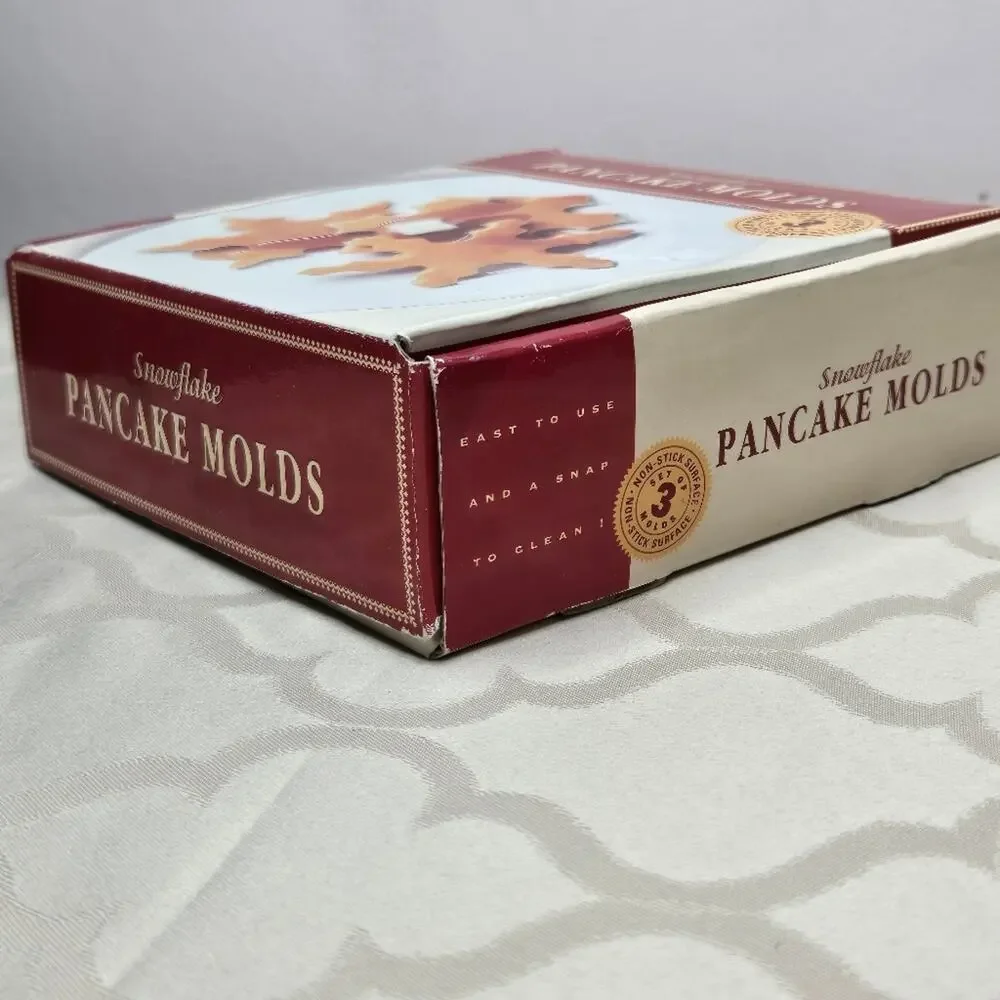 Williams-Sonoma Set of 3 Snowflake Pancake Molds in Box